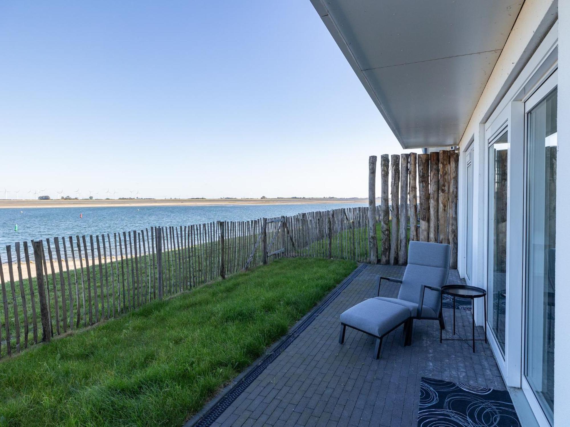Lush With Water Views Vakantiehuis Sint-Annaland