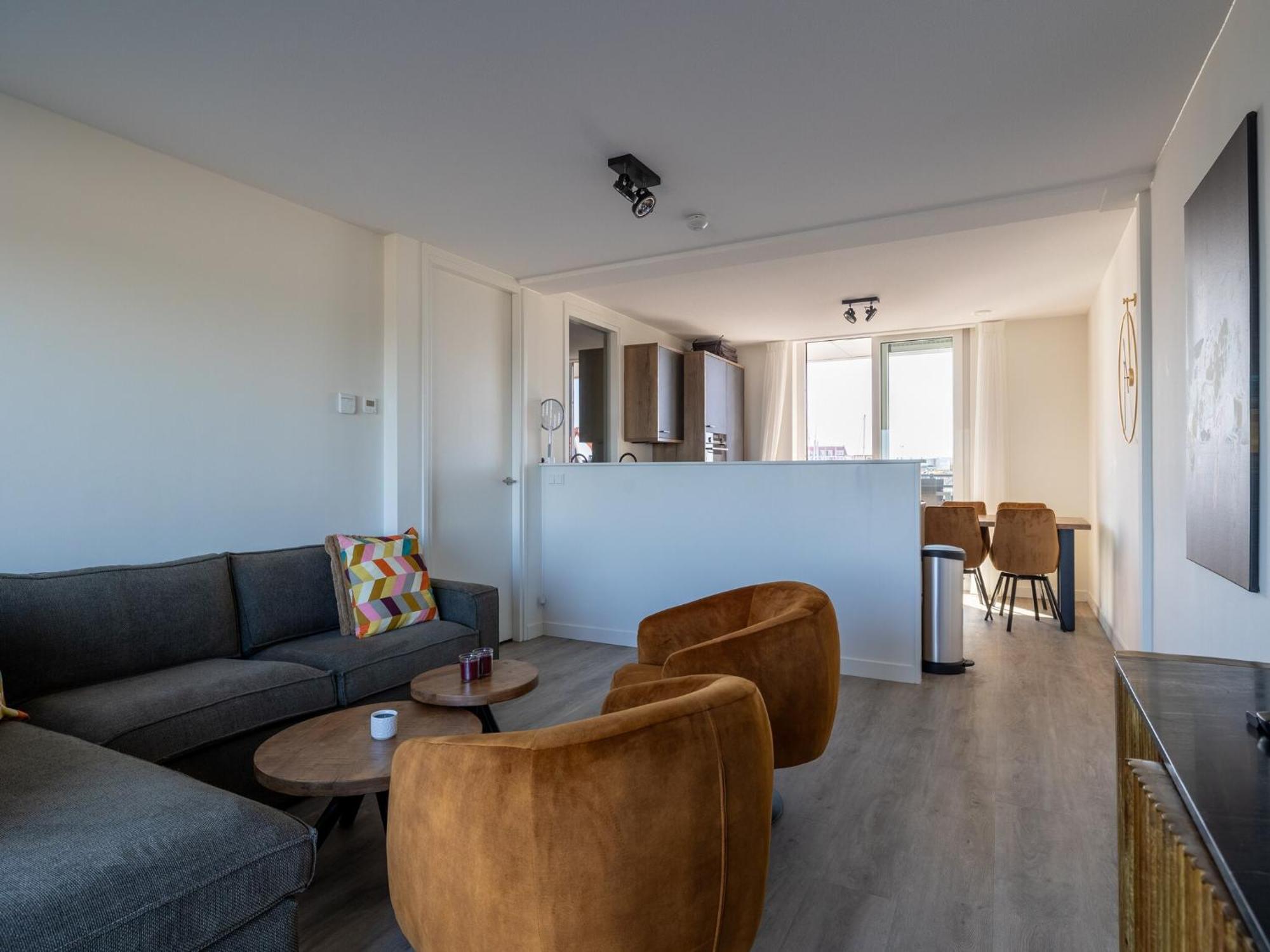 Vakantiehuis Lush With Water Views
