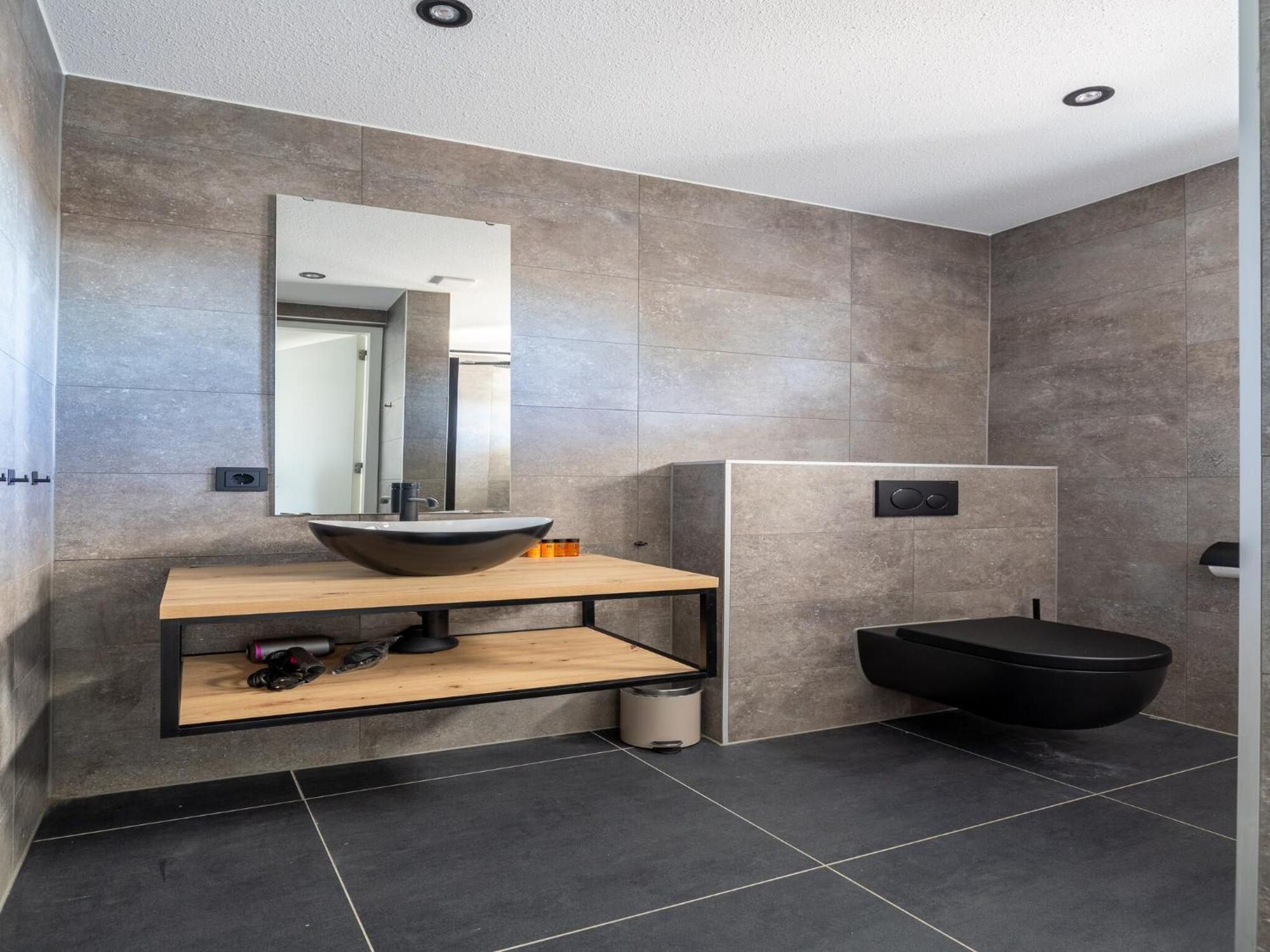Vakantiehuis Lush With Water Views *